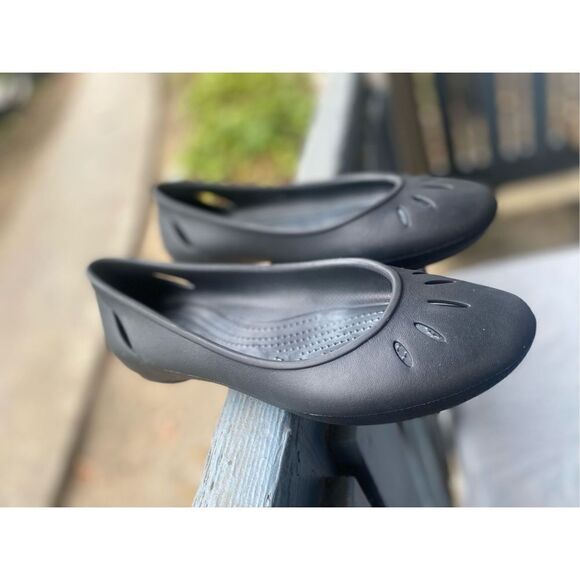Crocs Women's Kelli Ballet Flat black 8 M US - Picture 9 of 9
